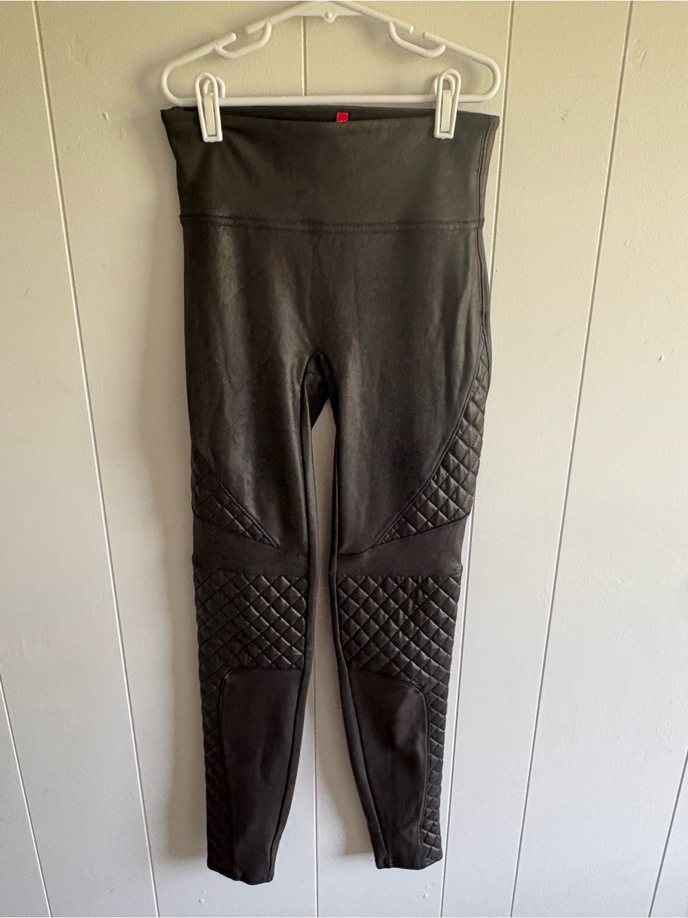 SPANX XS Black High-Waist Sculpting Black Quilted Leggings